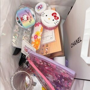 SALE! Hello Kitty Stationery Set with Floral Pouch A